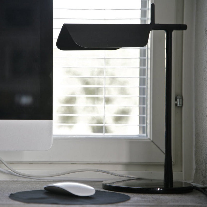LYXEN™ Arcus – Swing Arm Reading Lamp