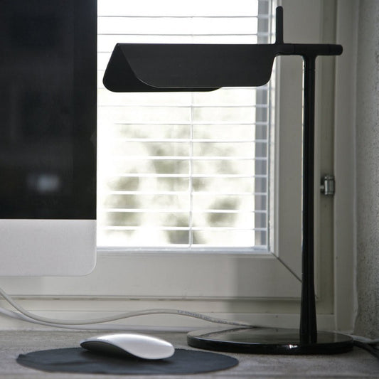 LYXEN™ Arcus – Swing Arm Reading Lamp