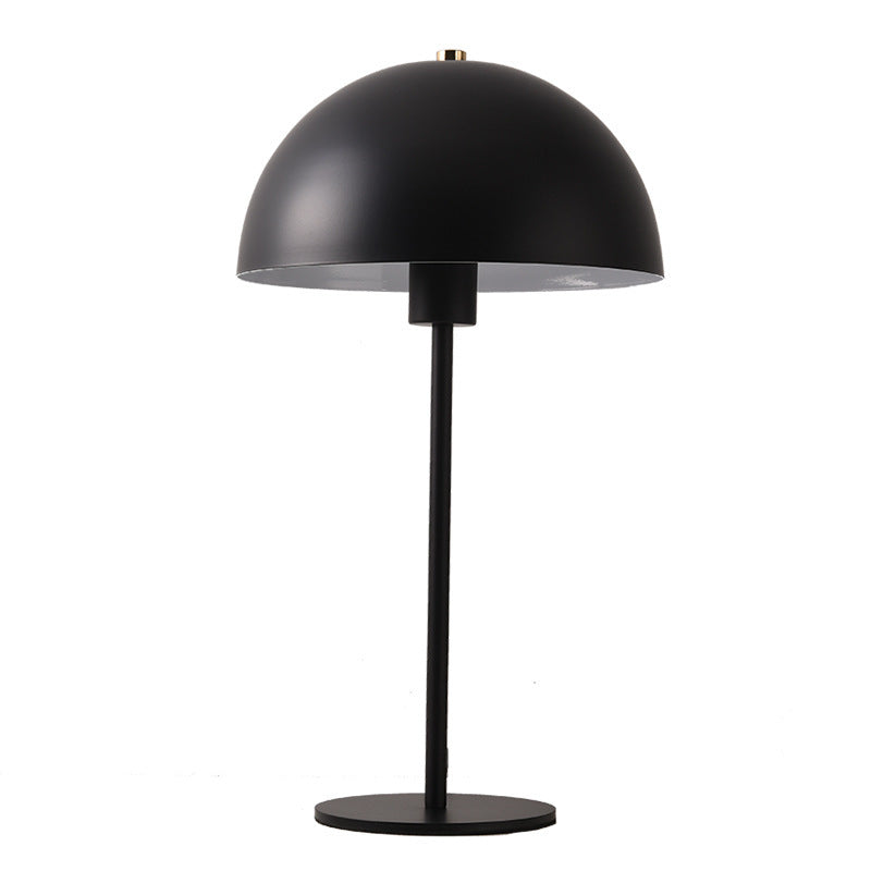 Lyxen MushroomGlow – Minimalist Iron Table Lamp