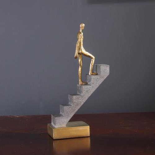 Lyxen™ Golden Presence – Abstract Figure Sculpture