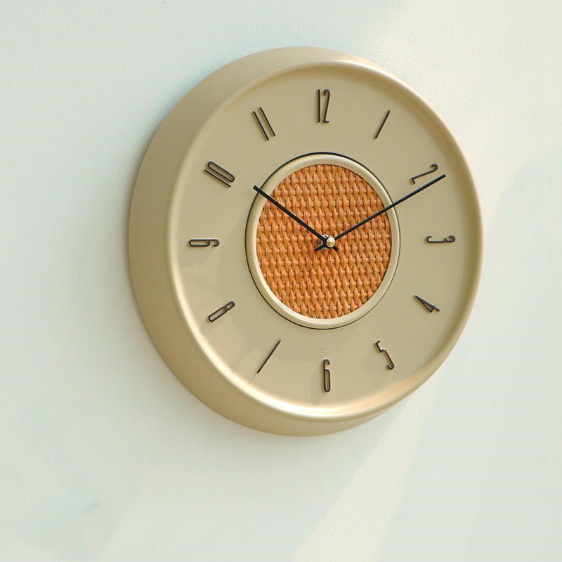 LYXEN CasaRattan – Minimalist Resin Wall Clock