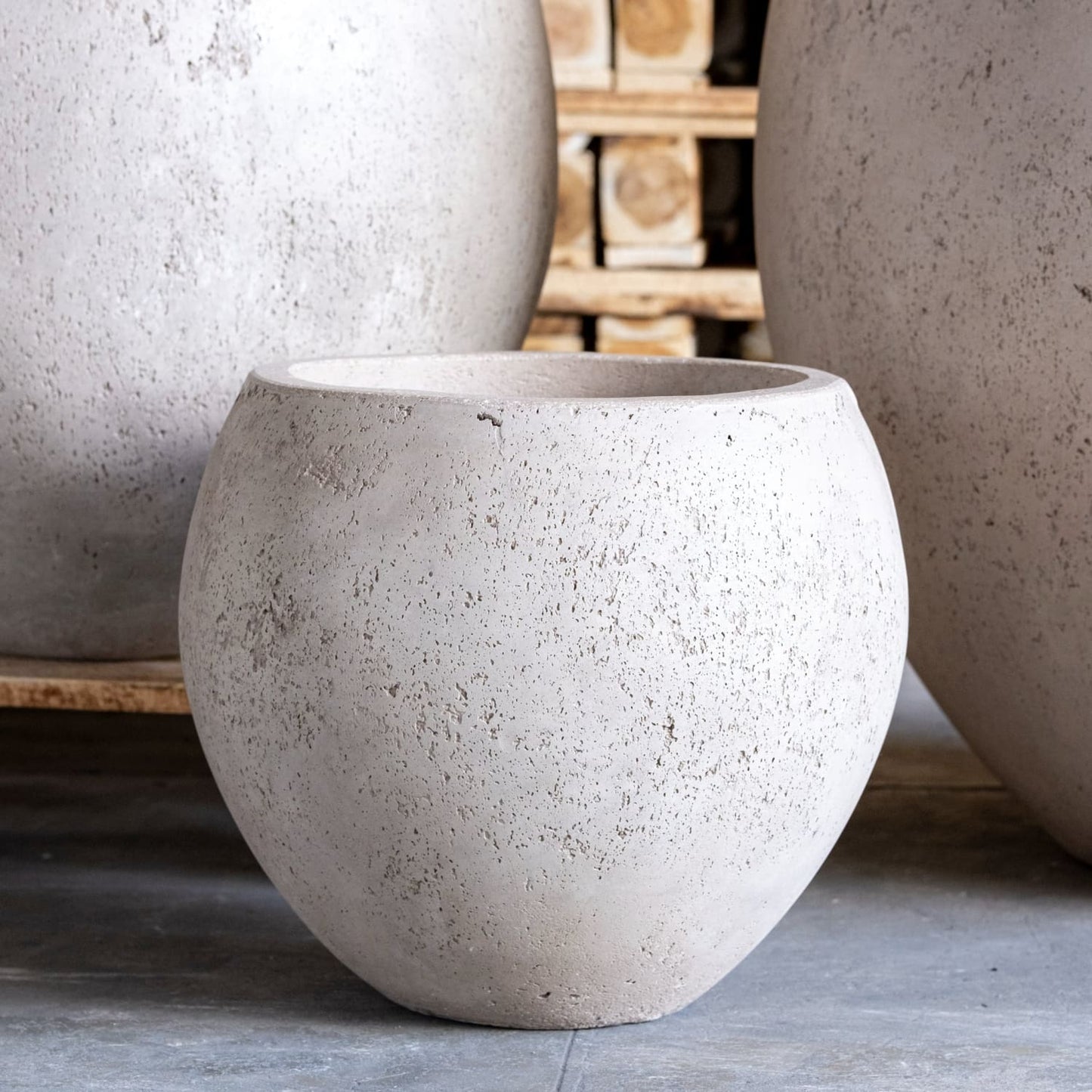 Lyxen™ Truffle Orb – Concrete Sphere Planter