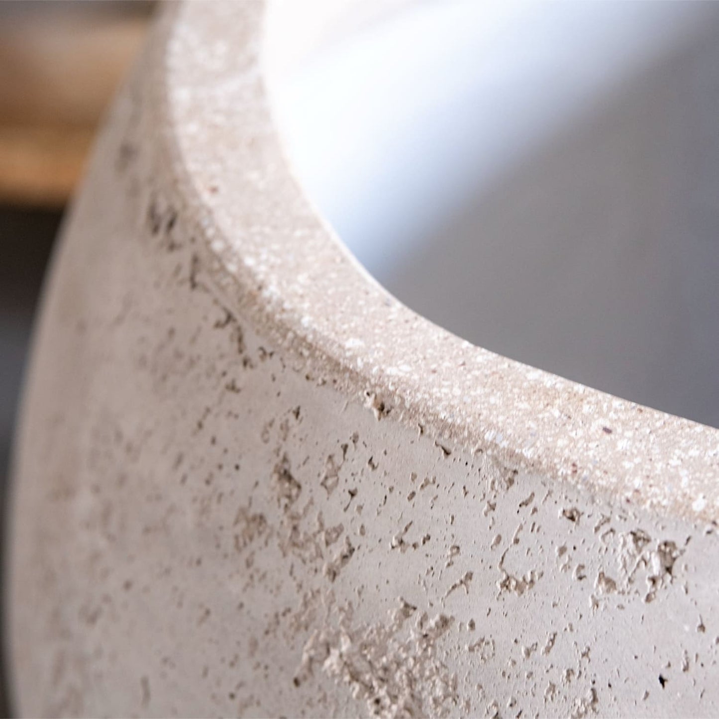 Lyxen™ Truffle Orb – Concrete Sphere Planter