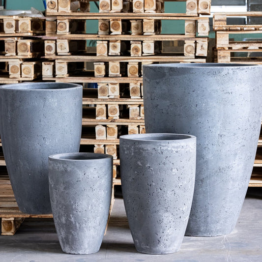 Lyxen™ Vessara Crest – Tall Concrete Planter