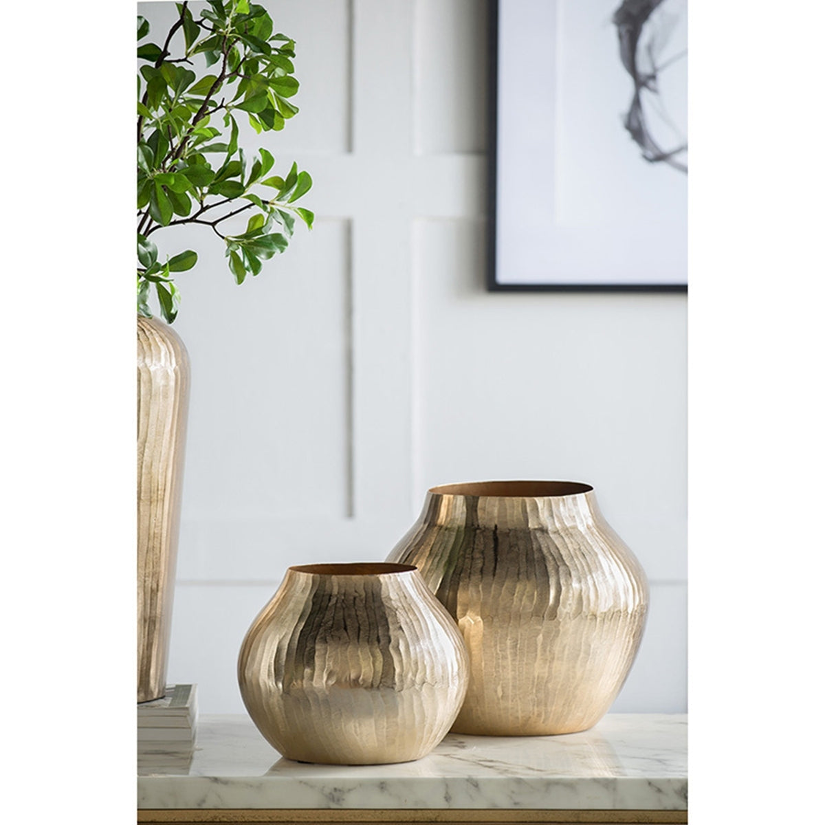 Lyxen™ Golden Horizon – Aluminum Accent Vase