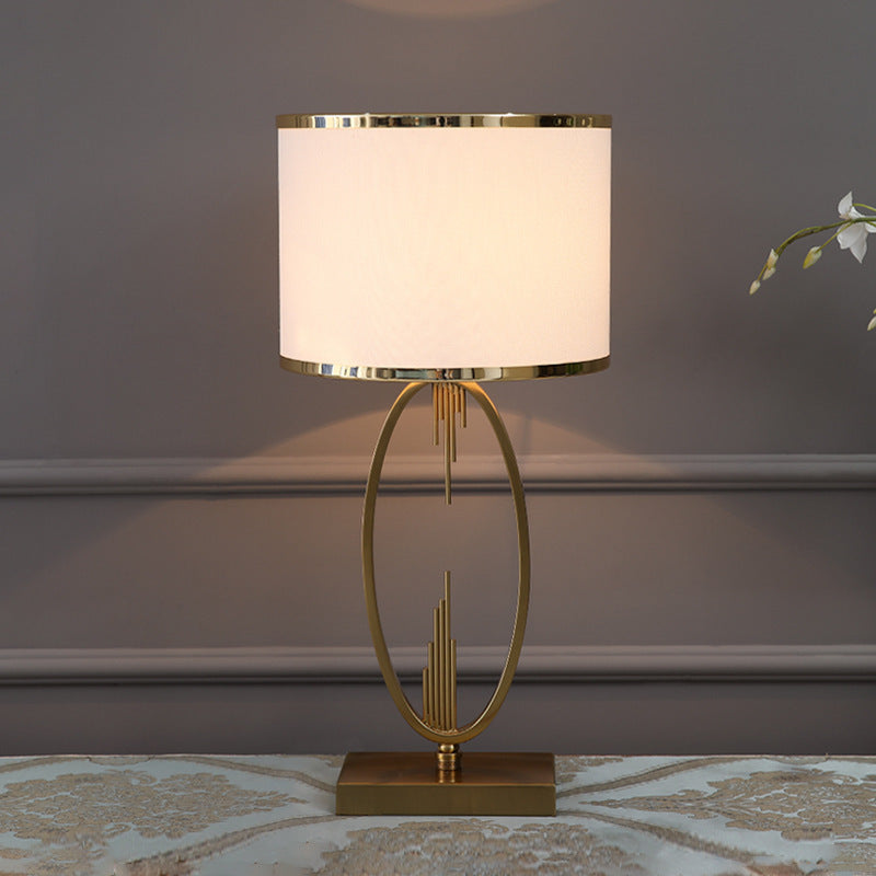 The Lyxen Gildé™ Lamp