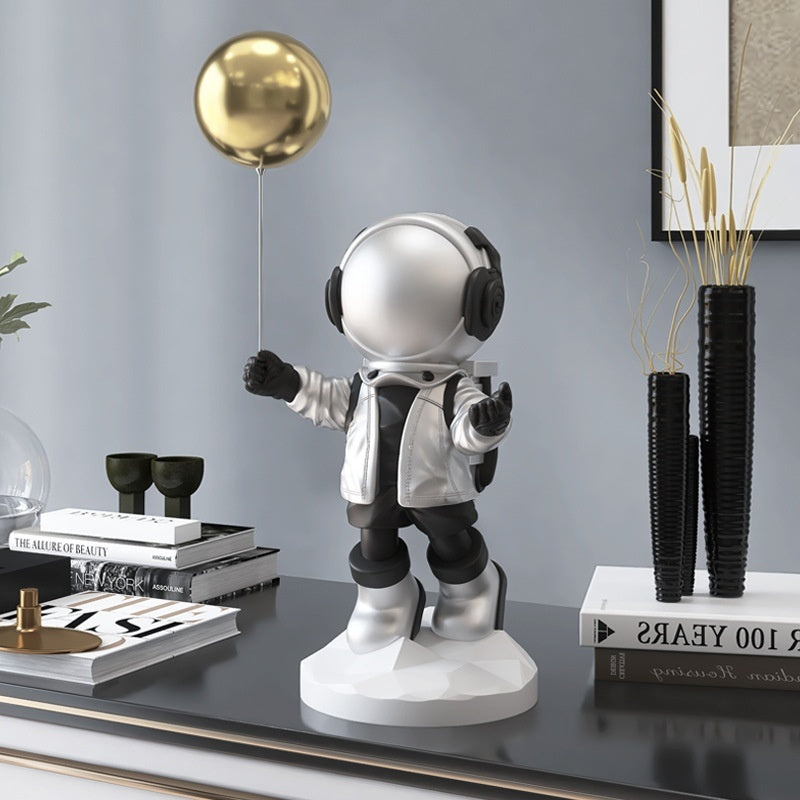 Lyxen SpaceTrip Series – Light Luxury Astronaut Sculptures