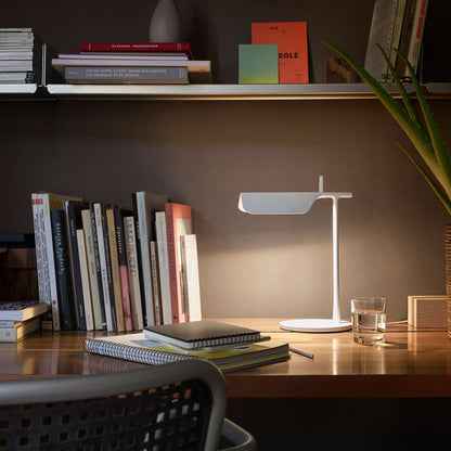 LYXEN™ Arcus – Swing Arm Reading Lamp