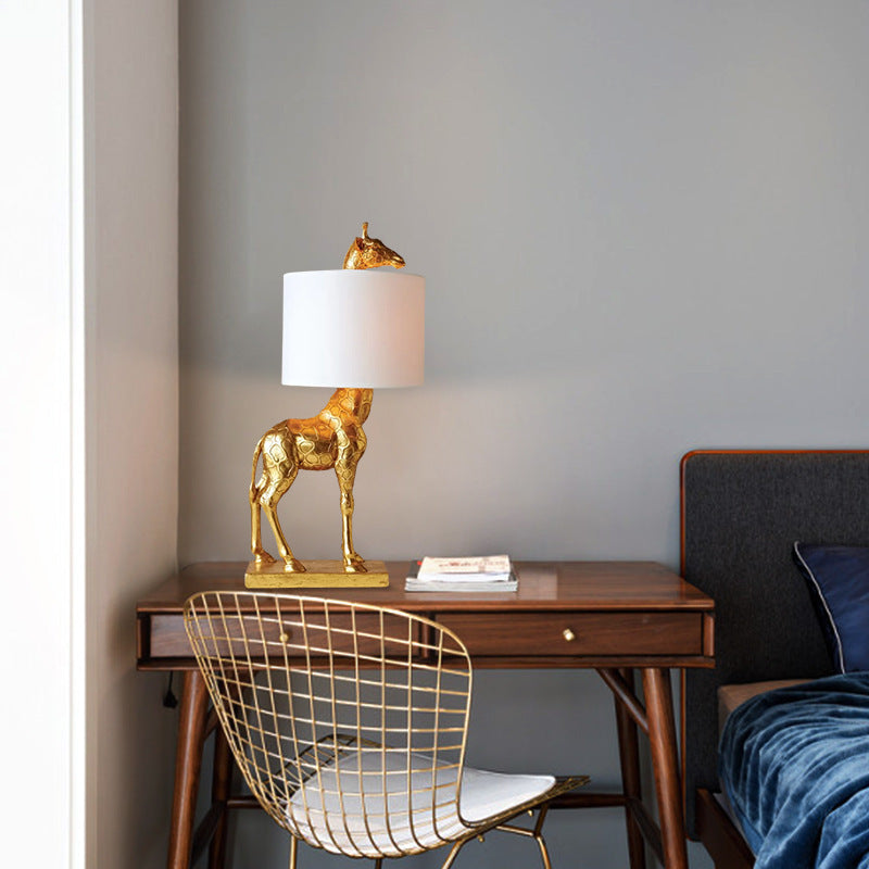 LYXEN™ Talltone – Giraffe Resin Bedside Lamp