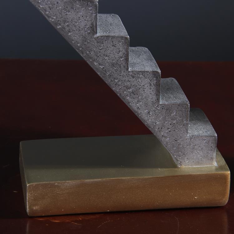 Lyxen™ Golden Presence – Abstract Figure Sculpture