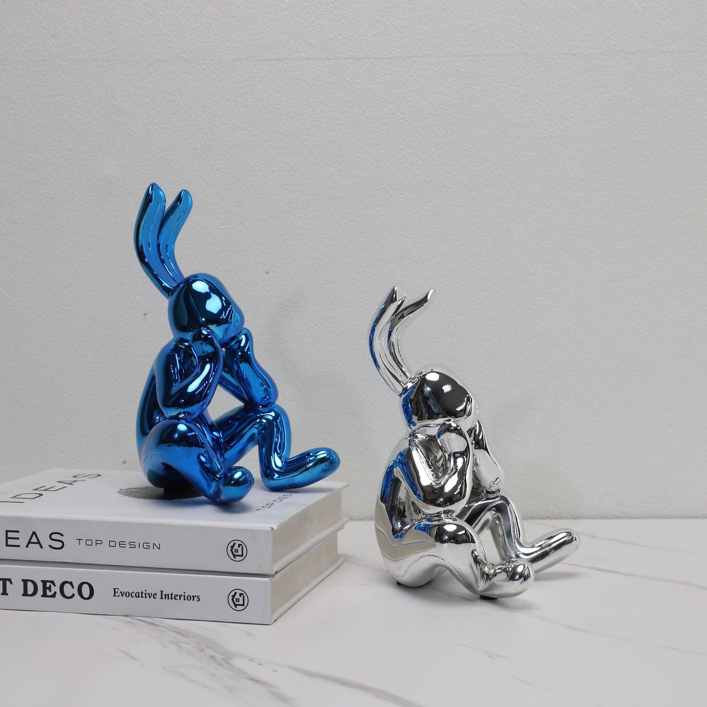 Lyxen Urban Rabbit – Modern Cartoon Resin Sculpture