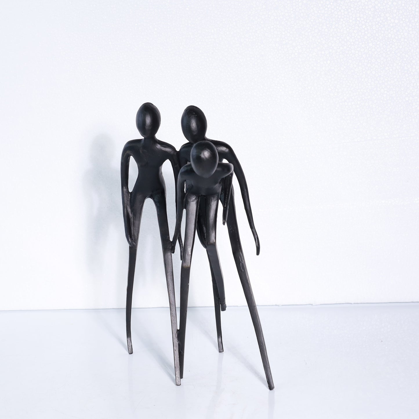 Lyxen™ Ironform – Minimalist Character Sculpture
