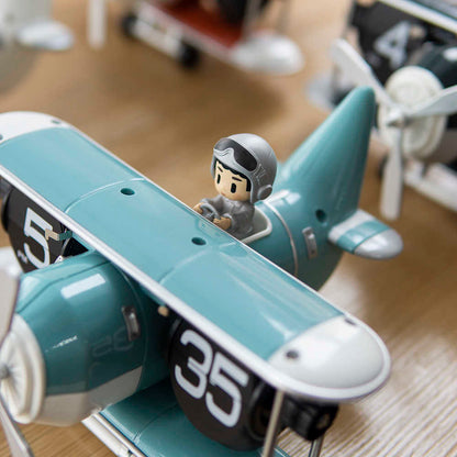 LYXEN AeroFlip – Luxury Aviation-Inspired Flip Clock