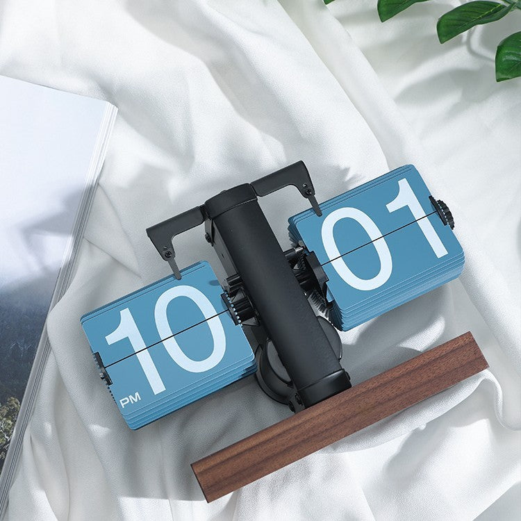 LYXEN RetroFlip – Automatic Walnut-Base Flip Clock