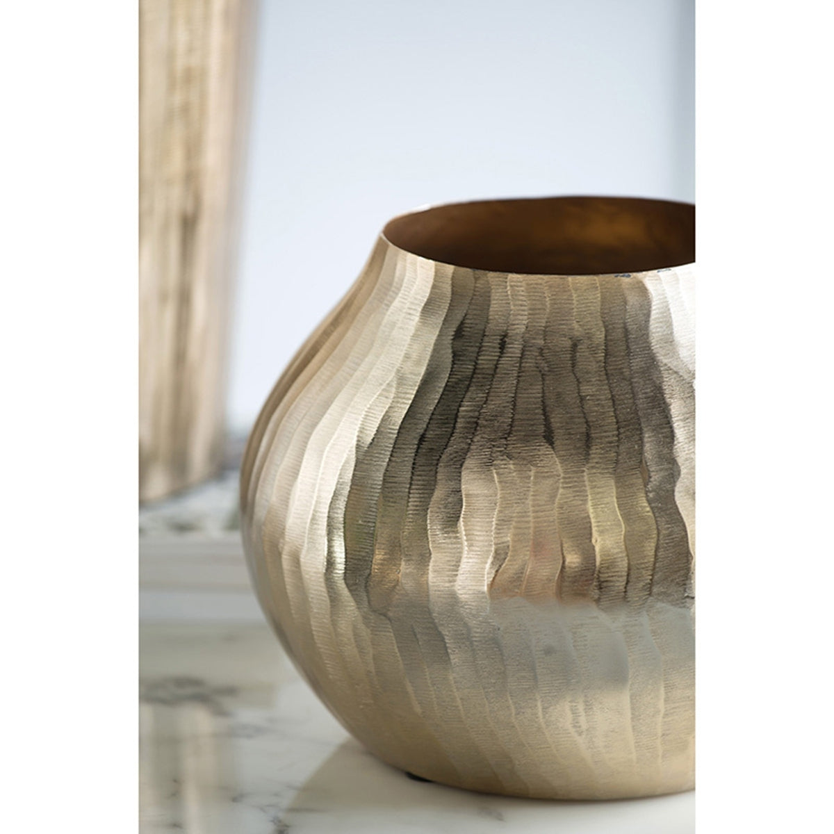 Lyxen™ Golden Horizon – Aluminum Accent Vase