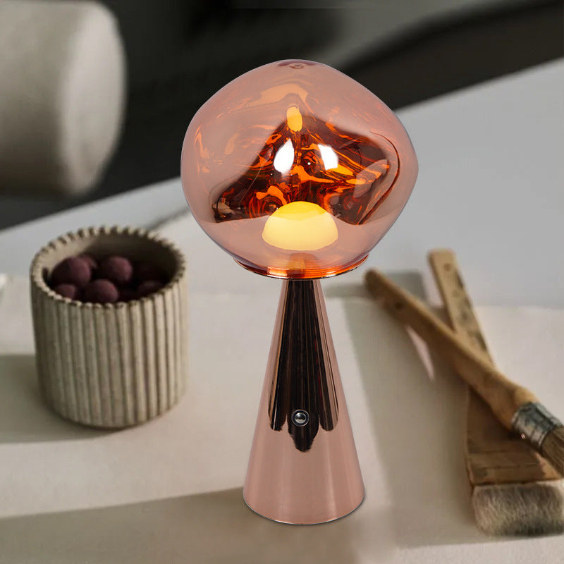 LYXEN™ V-Lava – Volcanic Ambience Mini Lamp