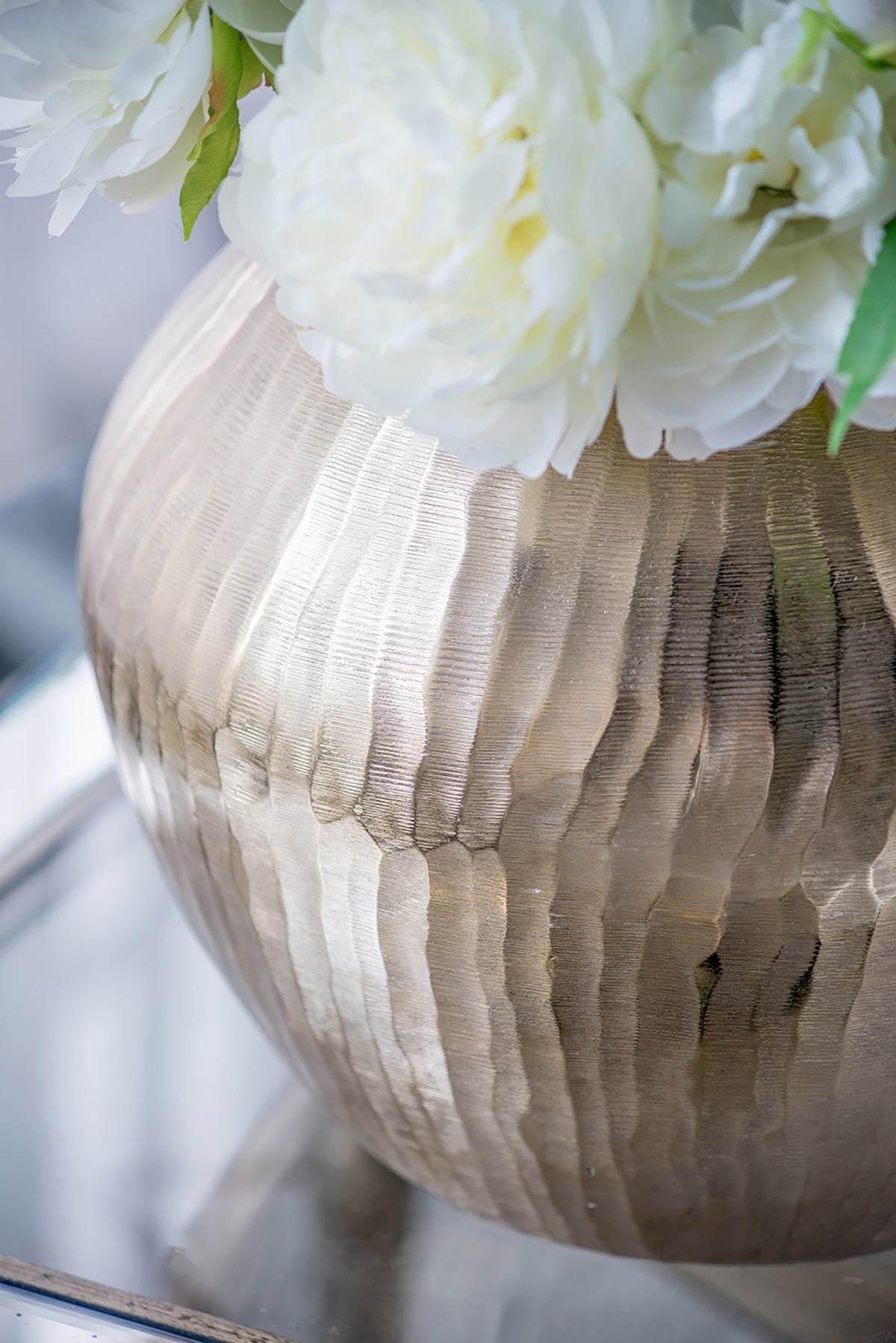 Lyxen™ Golden Horizon – Aluminum Accent Vase