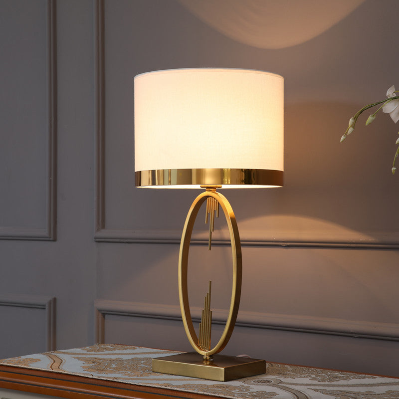 The Lyxen Gildé™ Lamp