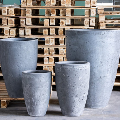 Lyxen™ Vessara Crest – Tall Concrete Planter